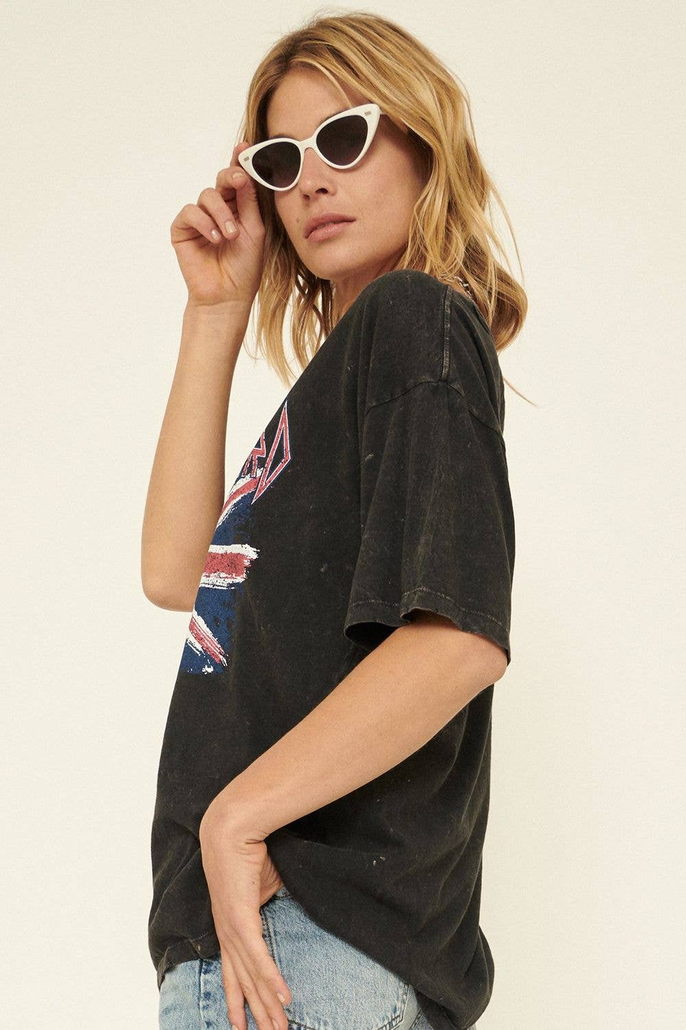 Promesa Exclusive Def Leppard Union Jack Distressed Graphic Tee