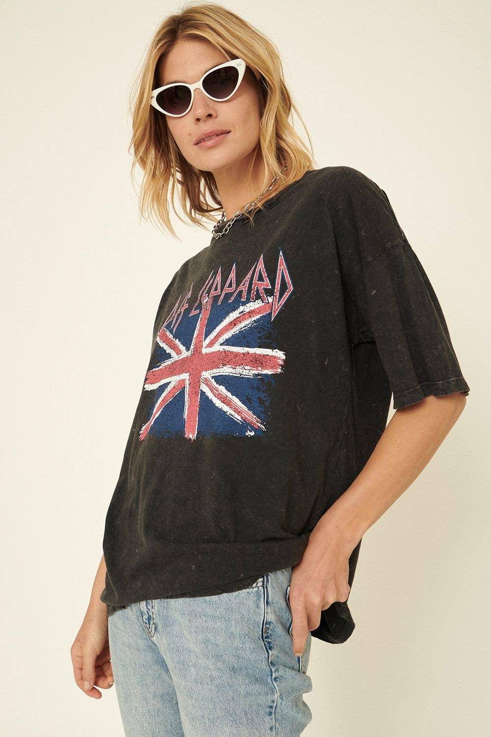 Promesa Exclusive Def Leppard Union Jack Distressed Graphic Tee