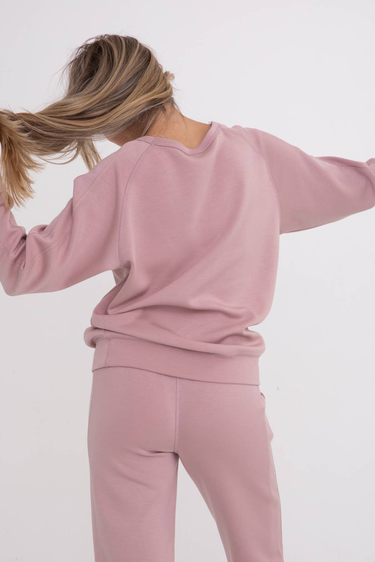 Lightweight Stretch Pullover