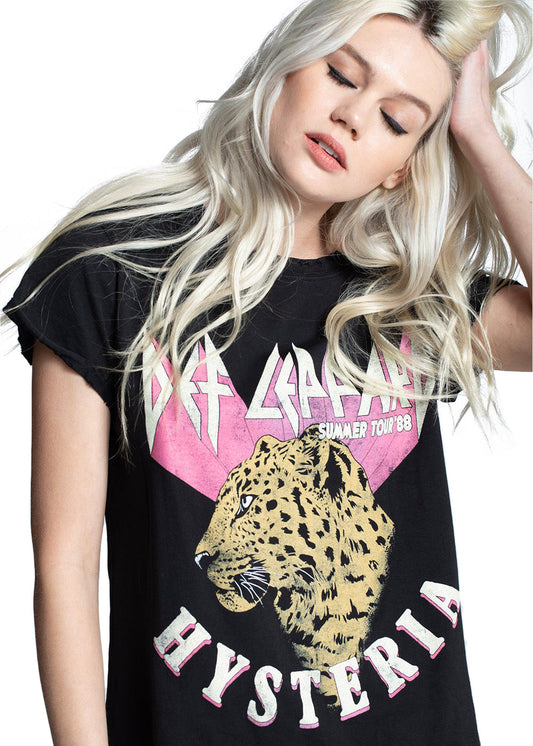 Recycled Karma Def Leppard 'Hysteria Summer Tour '88' vintage-inspired rock band tee, with leopard graphic on front. A perfect shirt for women who appreciate quality and style.